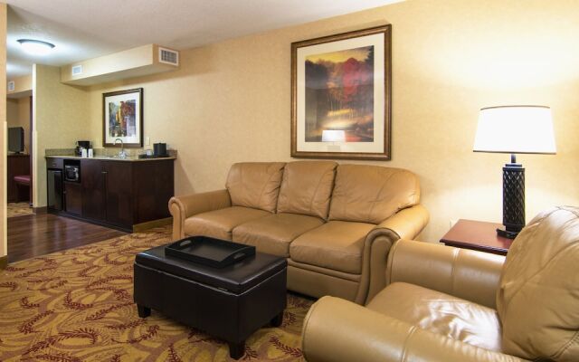 The Grand Hotel - Salem