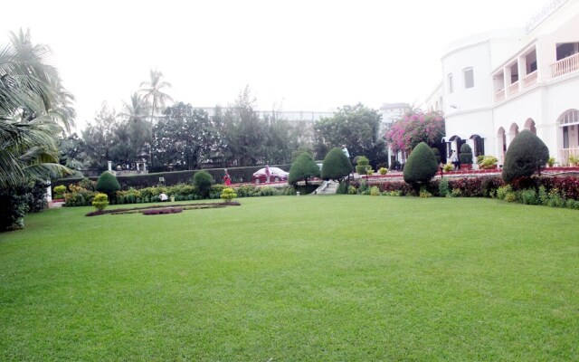 OYO 3010 Chanakya BNR Hotel
