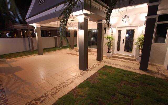 Ian's De Splendid Home