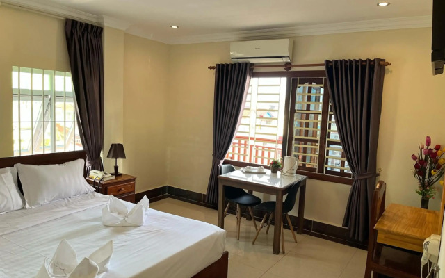 Queen Wood Hotel