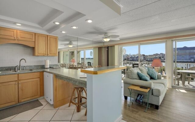 Thunder Island 139d 2 Bedroom Condo by RedAwning