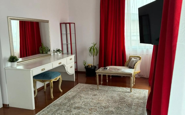 Phoenicia Suites