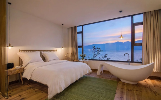 Verdant Whisper Stone Hill Seaview Inn – Guest Rooms – Dali