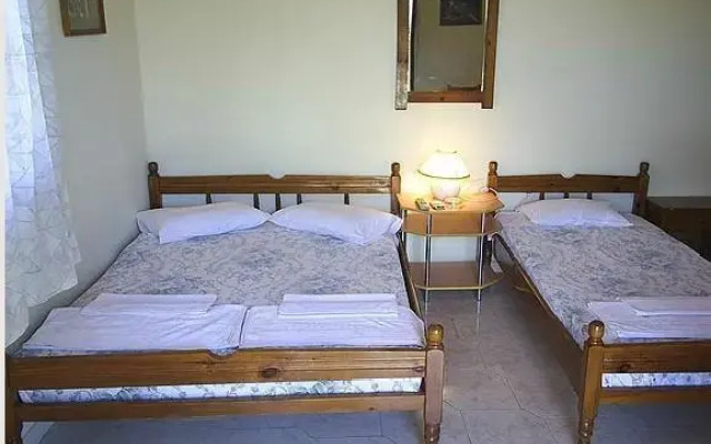 Anthipi Rooms