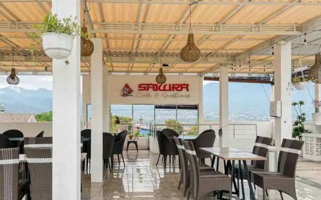 Sakura Guest House by The Lavana