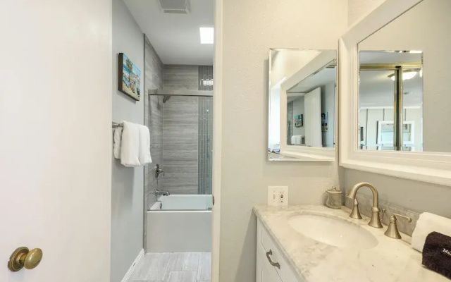 Oceanside Beach Condo