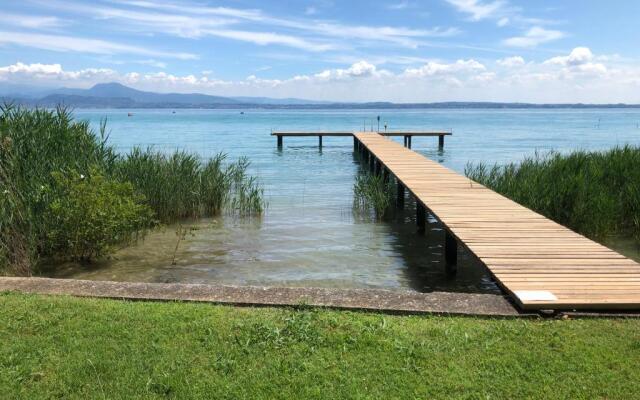 Lake Front Luxury Suites (Adults Only)