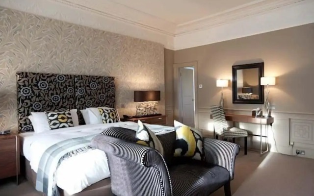 The Townhouse Hotel