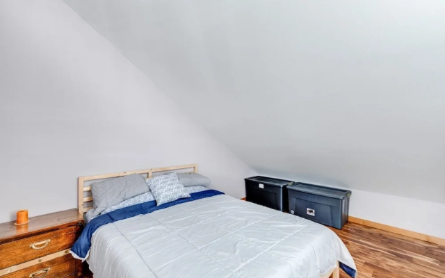23sw - Luxurious - Wi-fi - Fireplace - Sleeps 4 2 Bedroom Home by Redawning