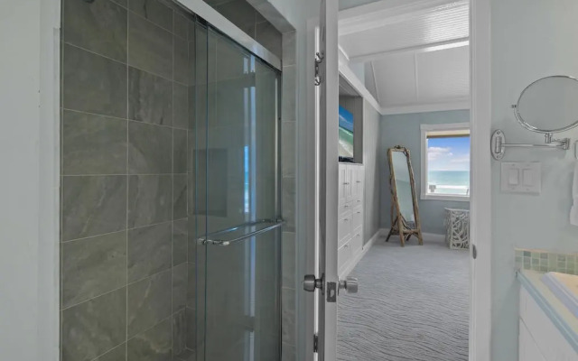 Green Reef #7- Emerald Horizon