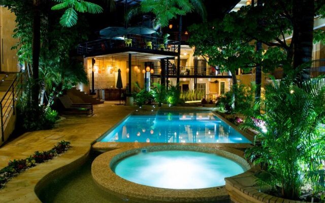 Casa de Adobe Gallery & Luxury Boutique