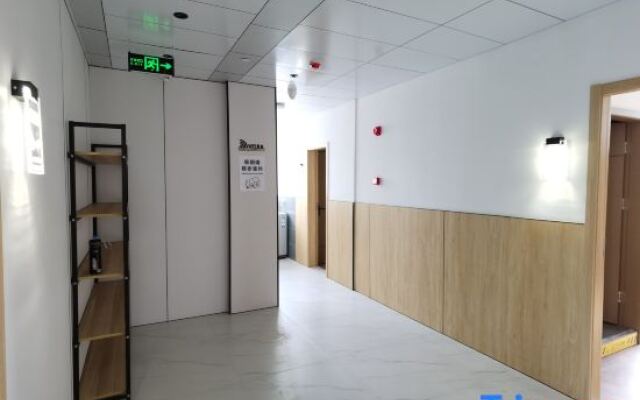 Xinlong Hotel