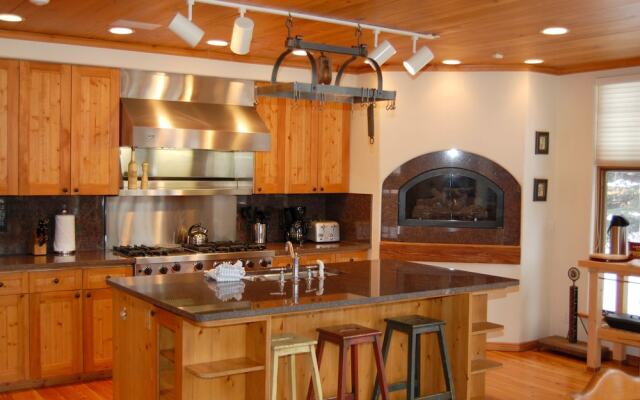 Frias Homes Of Aspen