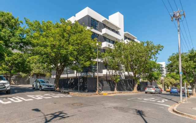 Stylish 2 Bedroom Luxury Apartment In Gardens