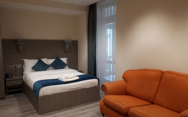 The Lion & Key Hotel