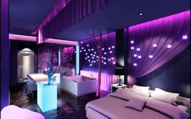Swan of Love Shenzhen Luohu Hotel