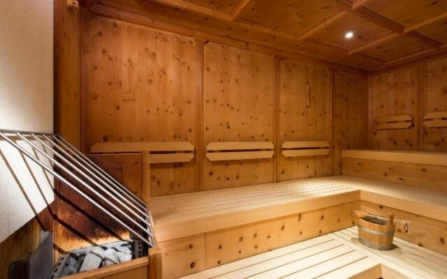 Bellaval Hotel & Restaurant