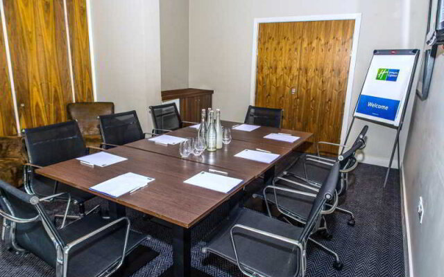 Holiday Inn Express Liverpool Hoylake