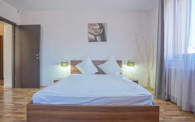 CN2i Luxury Accommodation Twins2