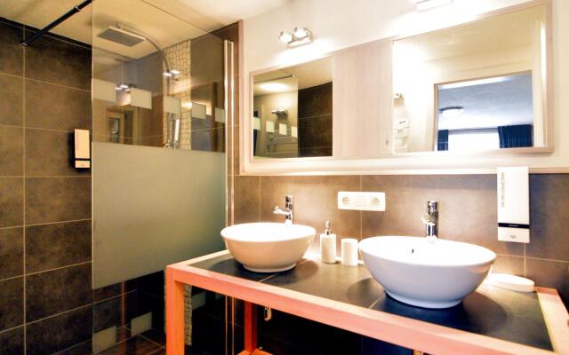 Lush Chalet In Septon With Sauna