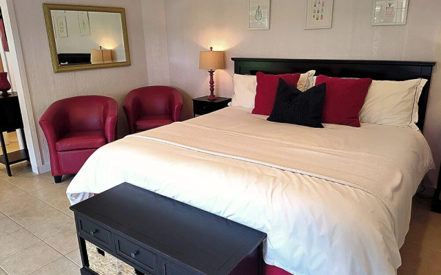 Island Paradise A Waterfront Oasis With Pool