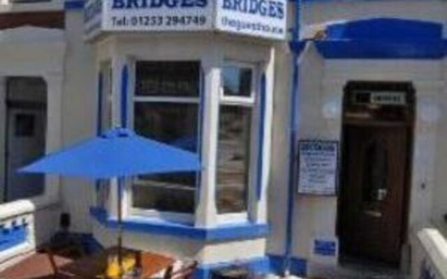 Bridges Guesthouse