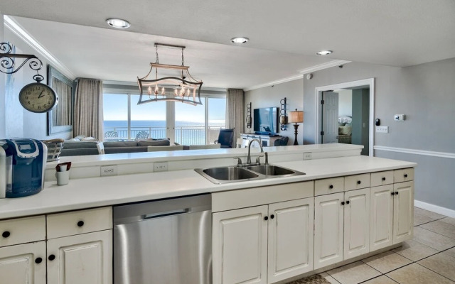 Sterling Palace Water Views Private Beach Access