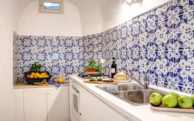 The Fisherman’s Suite – Steps from the beach