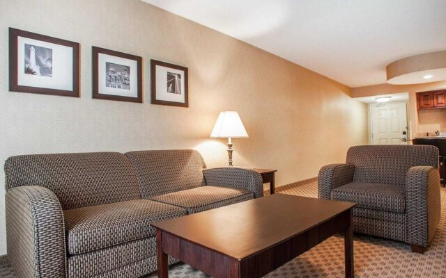 Holiday Inn Express And Suites Milwaukee Nw Park Place by IHG