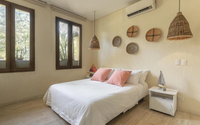 Beautifully Designed Duplex w Wifi Parque de Los Novios
