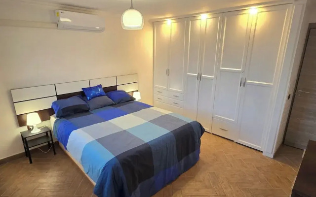 2 bed Apartment That Steps out on to the Pool