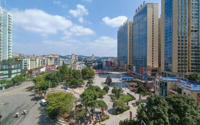 Yunkai Business Hotel