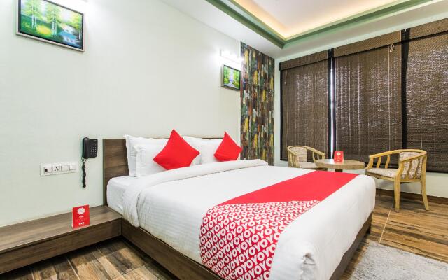 Vaccinated Staff- Capital O 15445 Hotel Sheekhar Inn