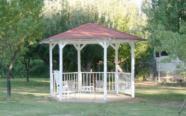 Red Horse Bed and Breakfast