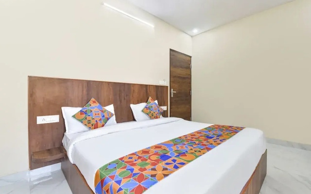 Fabhotel Lavish Palace