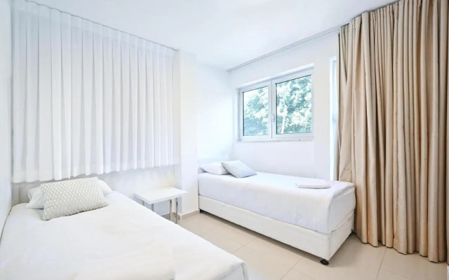 Relaxing 3BR in Ben yehuda 66 by HolyGuest