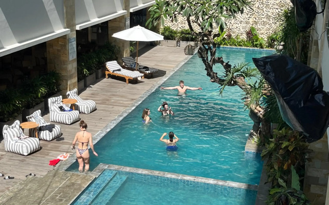 Crystalkuta Hotel - Bali