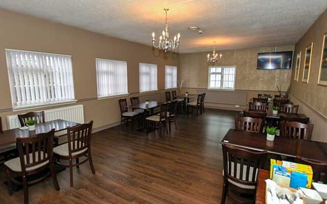 Lodge Hotel (os)