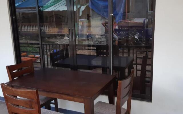 Screaming Gecko Hostel Air-Con