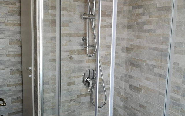 Queen East Verona apartments