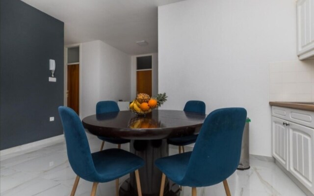 LEILANI -Stunning view apartment near the center!