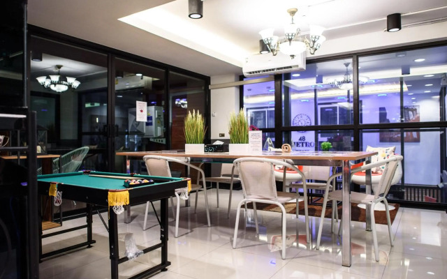 48 Metro Hotel