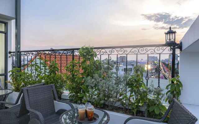 Vy Vy Airport Hotel