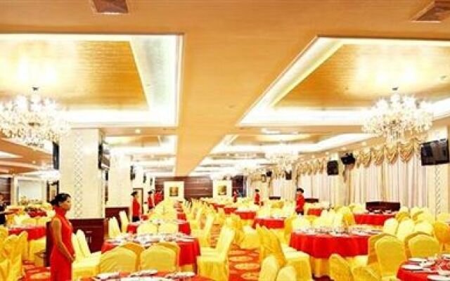 Longyan Yue Feng Super 8 Hotel