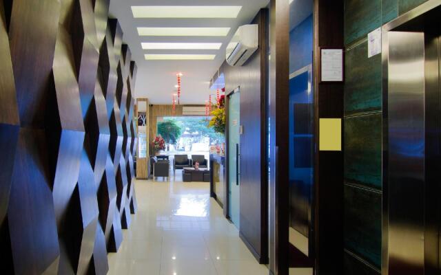 8 Days Boutique Hotel @ Mount Austin JB