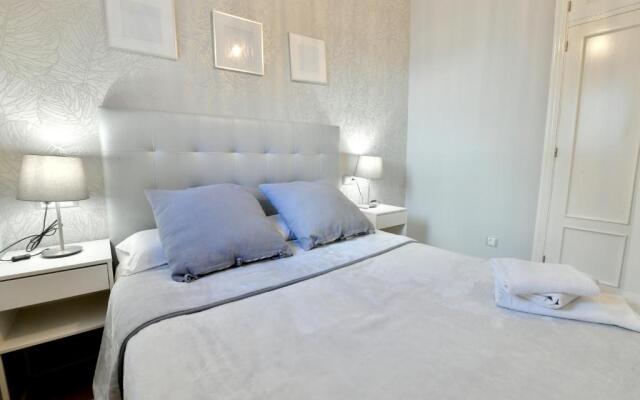 MS4 Apartamentos Nervión para 3 personas