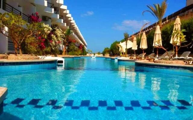 El capitan resort 10 minutes from elgouna