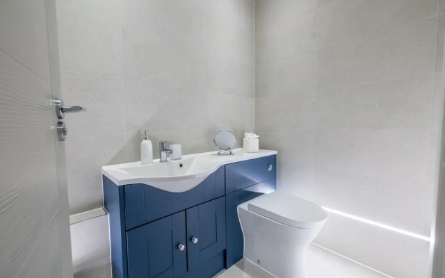 Remarkable 2-bed Apartment in Camberley