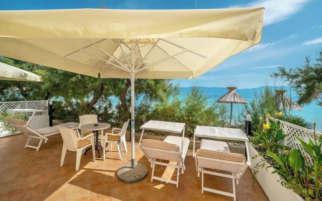 Hotel Dobrovit