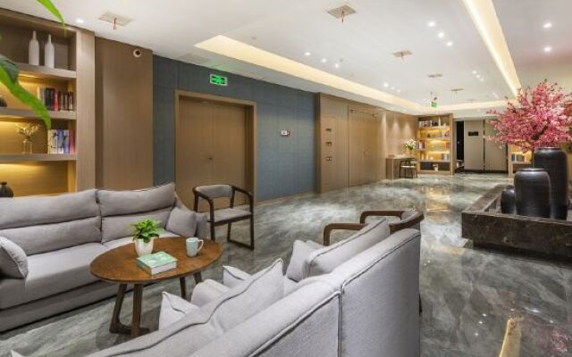 Manju Hotel (Huzhou Zhili Chinese children's wear city)